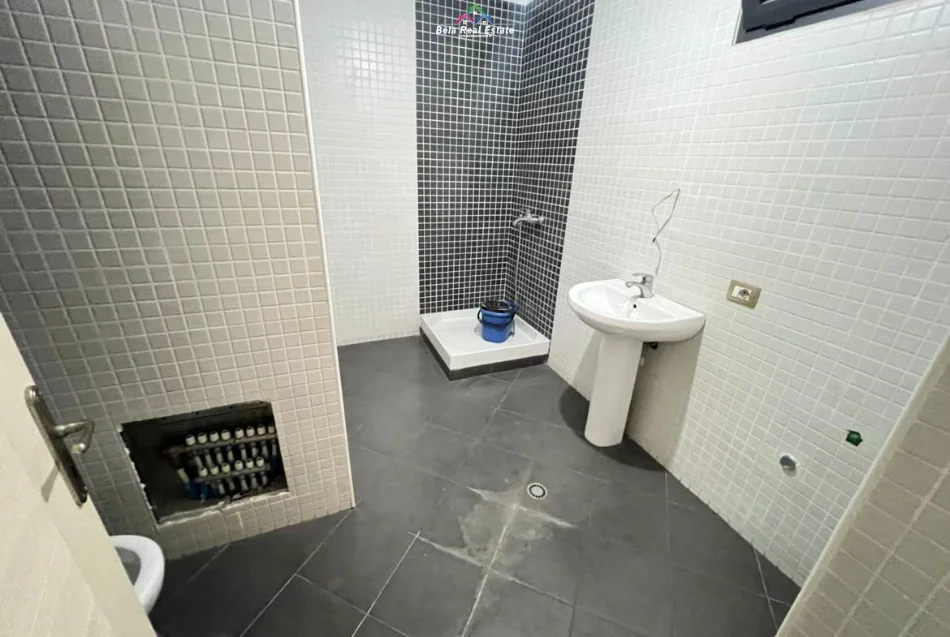 Tirane, jepet me qera zyre Kati 3, 130 m² 840 € (Rruga Teodor Keko)
