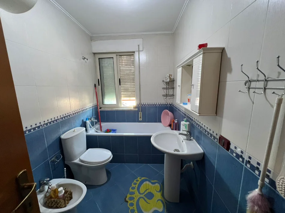Tirane, shitet apartament 1+1+Ballkon Kati 4, 67 m² 145.000 € (RRUGA DN BOSKO)