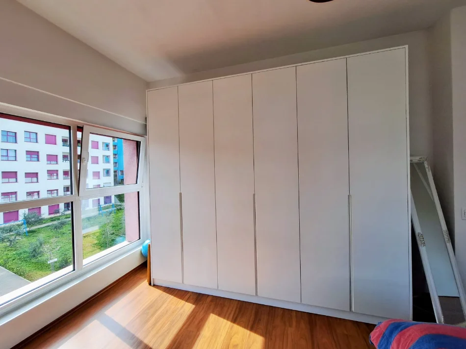 Tirane, jepet me qera apartament 2+1+Ballkon Kati 5, 97 m² 590 € 