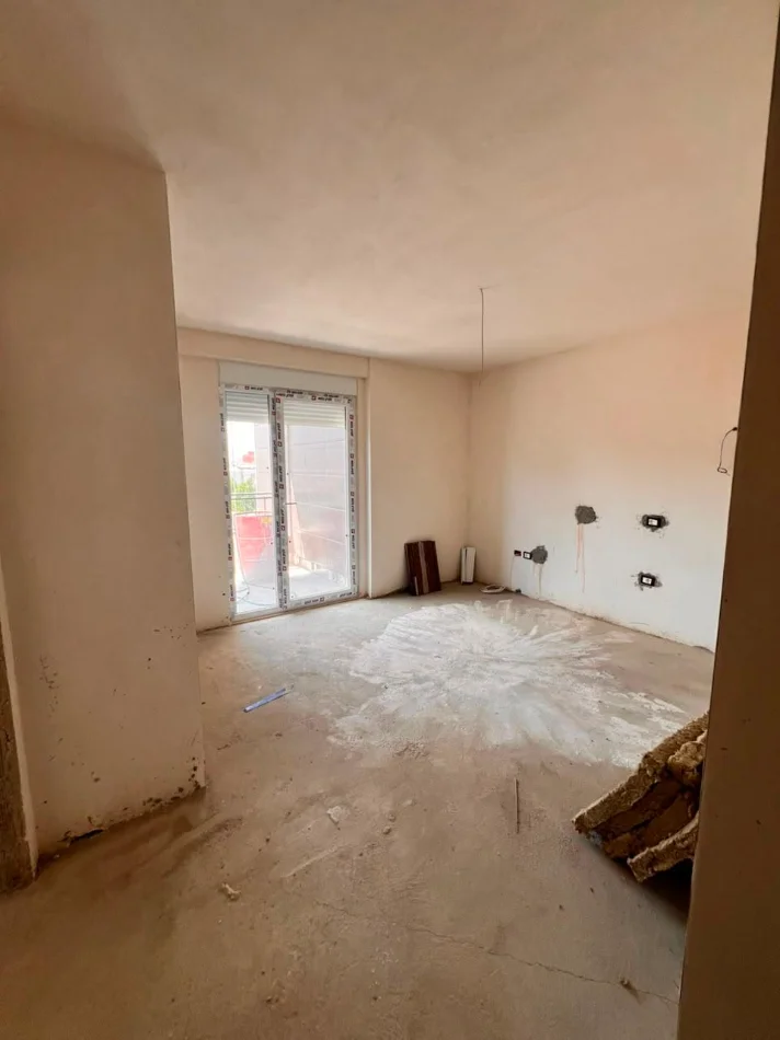 Tirane, shitet apartament 1+1+Ballkon Kati 3, 52 m² 141.600 € (Shkolla Osman Myderizi)