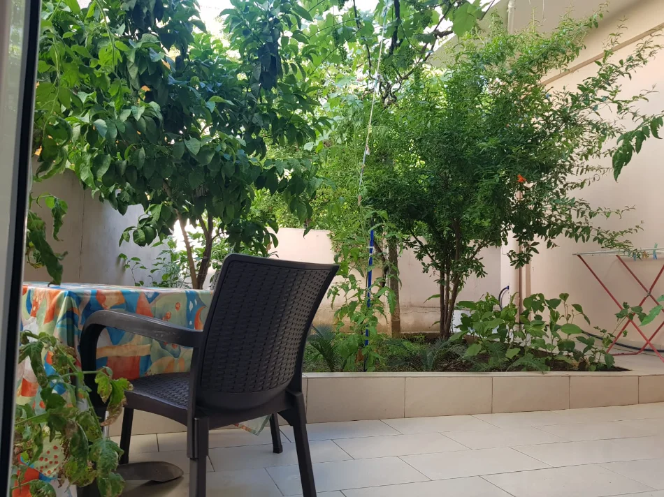 Tirane, jepet me qera apartament 1+1+Ballkon Kati 1, 60 m² 400 € (Selitë, Universiteti Barleti)