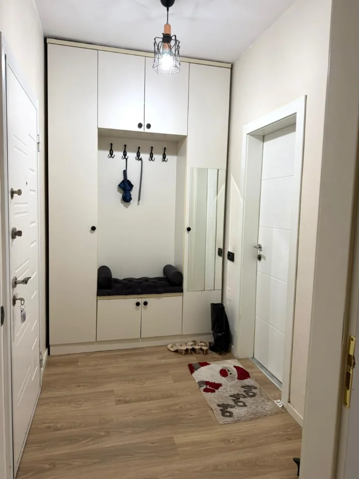 Tirane, jepet me qera apartament 1+1 Kati 3, 74 m² 500 € (Rruga e Dibres/Fakulteti i Mjeksise)