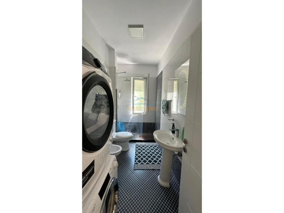 Tirane, shitet apartament 2+1 Kati 2, 123 m² 280.000 € (Kopshti Botanik)