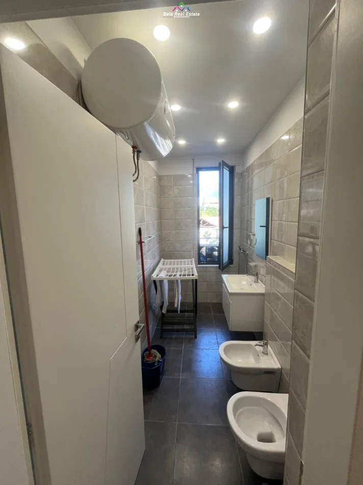 Tirane, jepet me qera apartament 2+1 Kati 2, 100 m² 750 € (Kompleksi Erli, Porcelan)