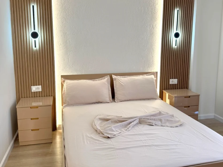 Tirane, jepet me qera apartament 2+1 Kati 5, 88 m² 430 € 