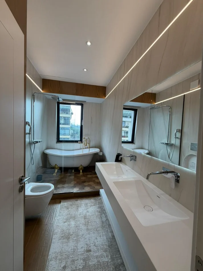 Tirane, jepet me qera apartament 2+1 , 140 m² 3.000 € (prane stadiumit air albania)