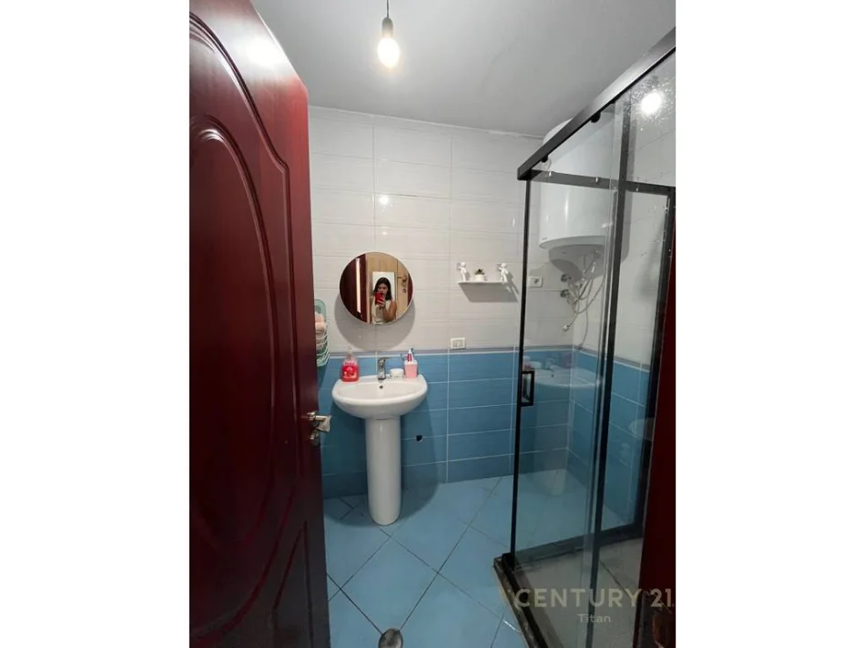 Tirane, shes apartament 2+1 Kati 5, 100 m² 177.000 € (Bar Astir)