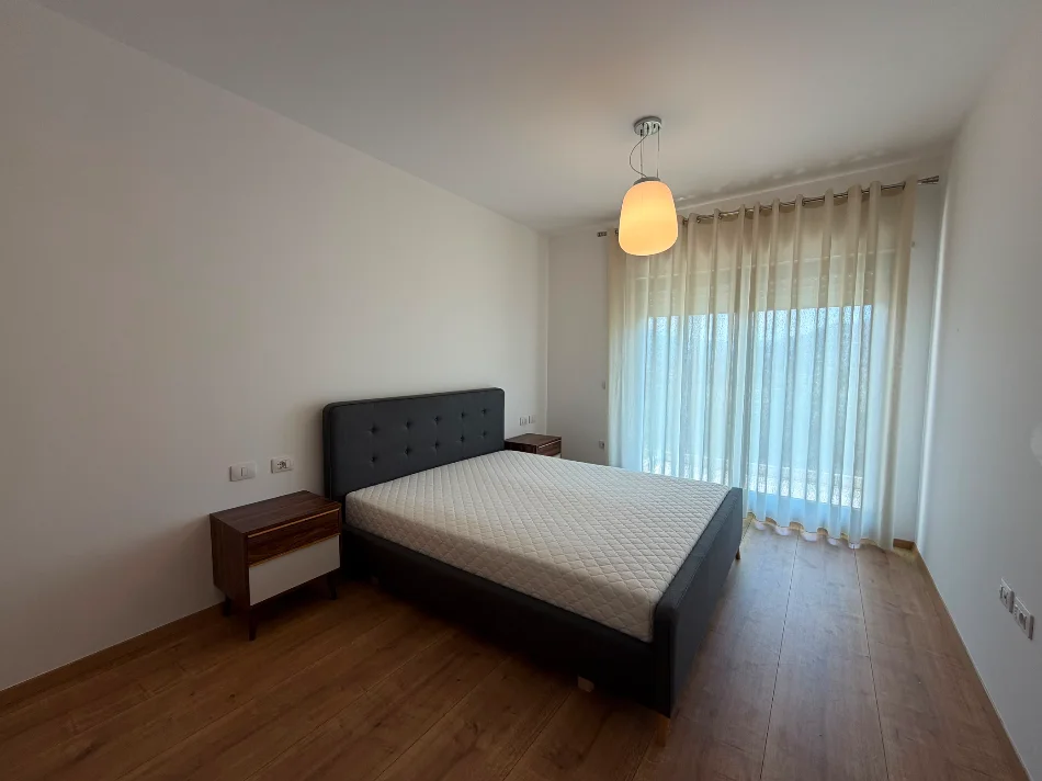 Tirane, jepet me qera Vile Vile 2 Katshe Kati 0, 236 m² 1.600 € (TEG)