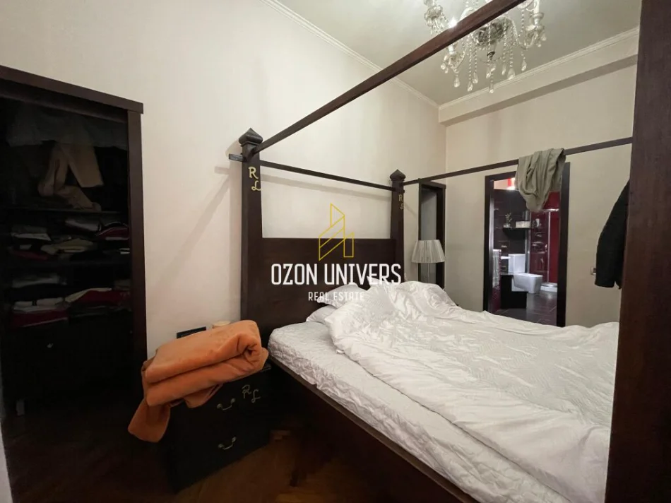 Tirane, jepet me qera për banim ose biznes ,2+1+Ballkon Kati 3, 120 m² 1200 € (Qendër)