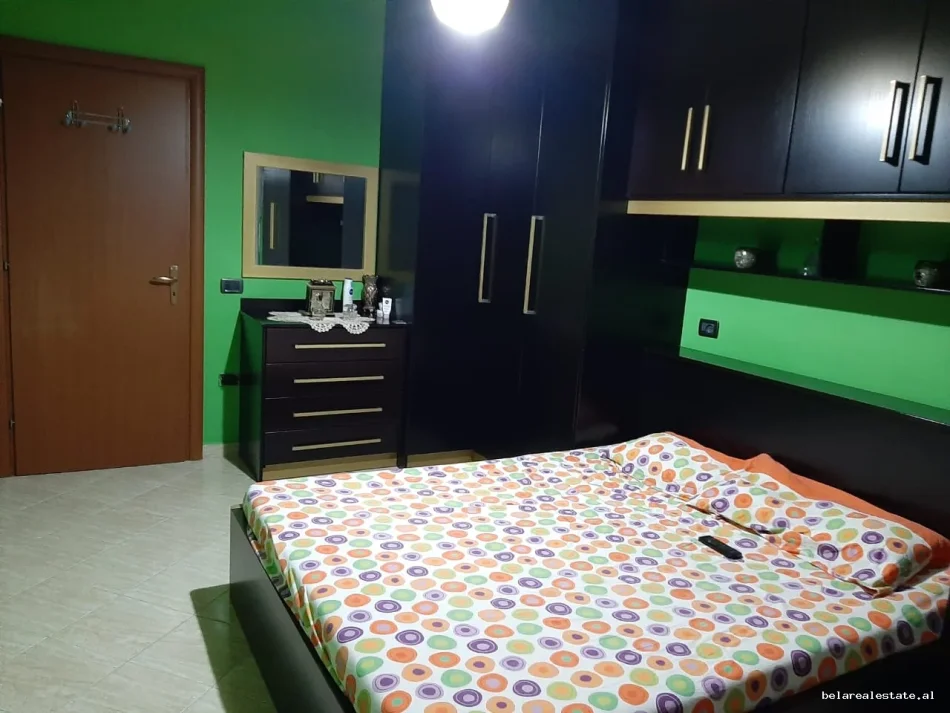 Tirane, jepet me qera apartament 2+1+Ballkon Kati 8, 100 m² 590 € (Astir)