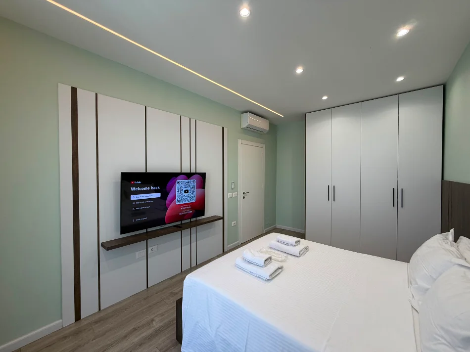 Tirane, jepet me qera apartament 1+1 Kati 3, 70 m² 800 € (Komuna e Parisit)