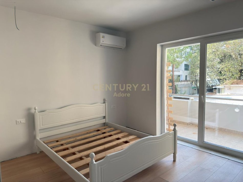Tirane, jepet me qera apartament 2+1 Kati 2, 90 m² (Myslym Shyr)
