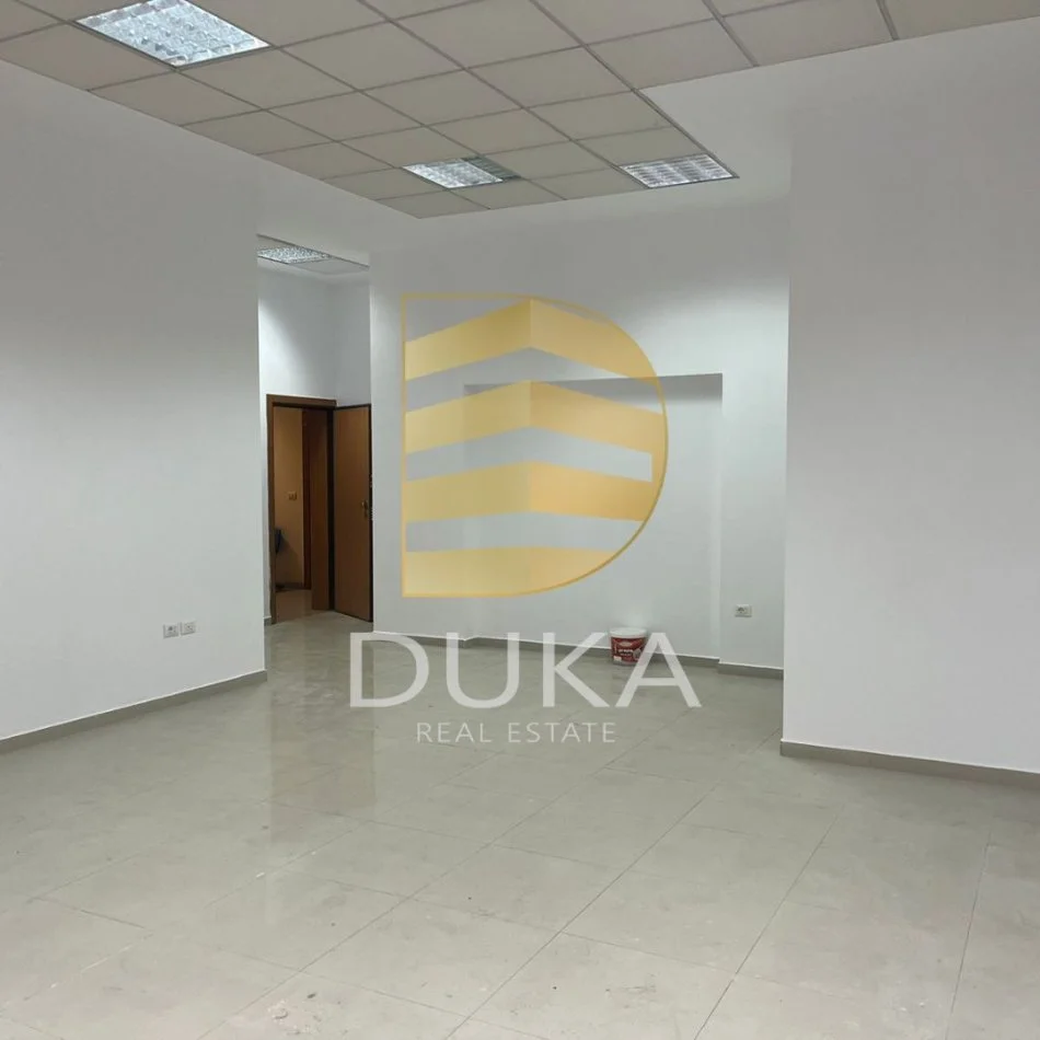 Tirane, jepet me qera Kati 1, 70 m² 700 € (myslym shyri)