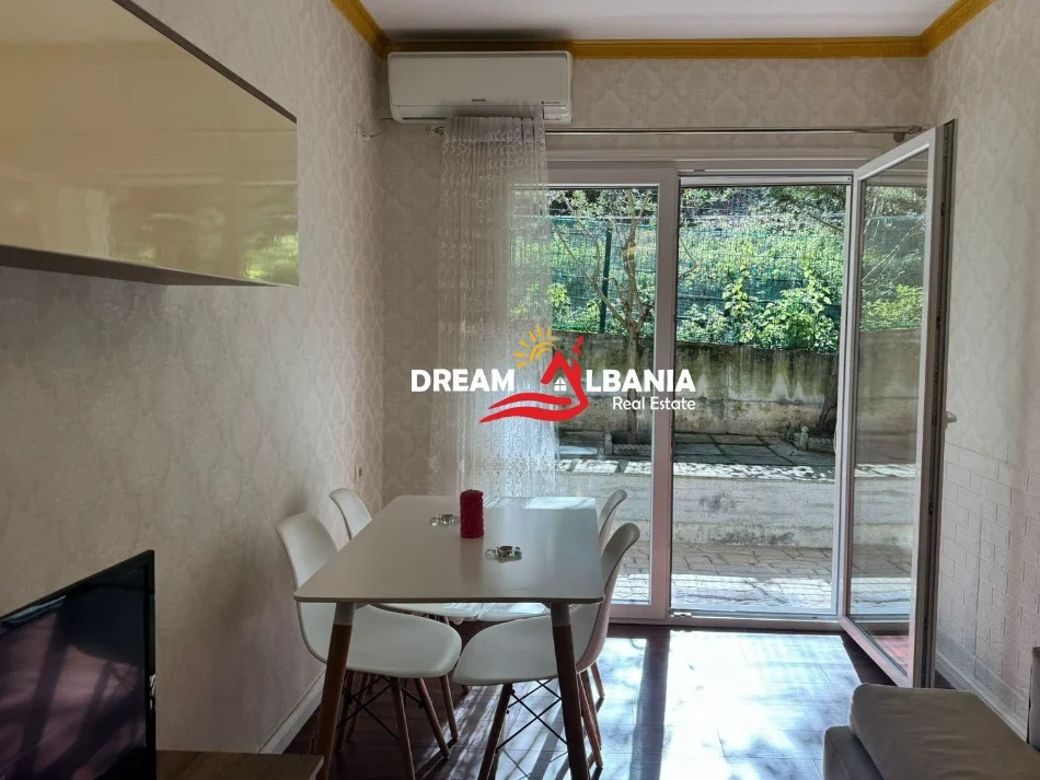 Tirane, jepet me qera apartament 2+1 Kati 0, 150 m² 700 € (Liqeni i Thate)