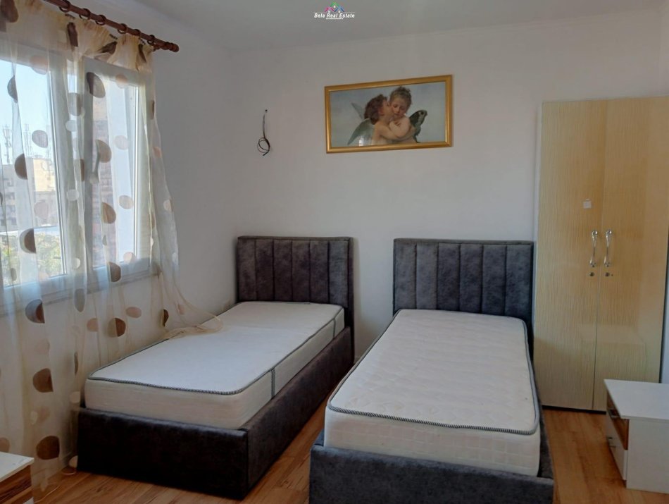 Tirane, jepet me qera garsonier 1+1 Kati 5, 30 m² 350 € (qsut)
