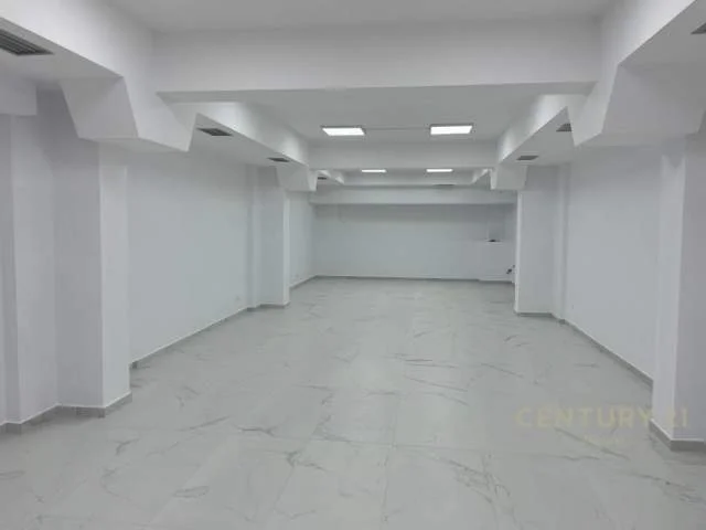 Tirane, jepet me qera ambjent biznesi Kati 0, 100 m² 700 Euro (Rruga Irfan Tomini, Selitë)