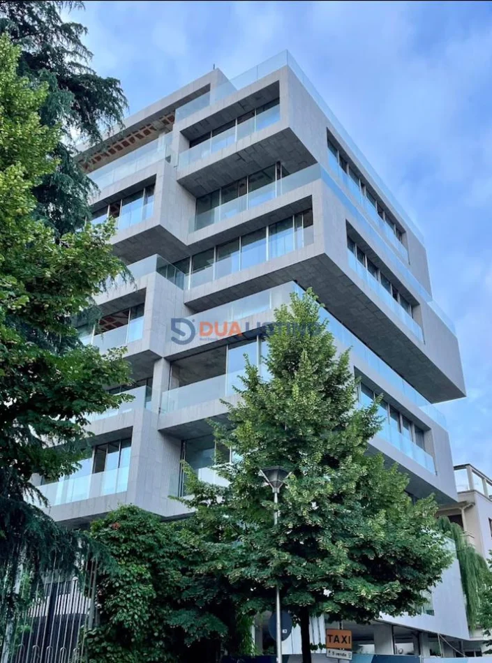 Tirane, jepet me qera zyre Kati 2, 515 m² (WEST RESIDENCE)