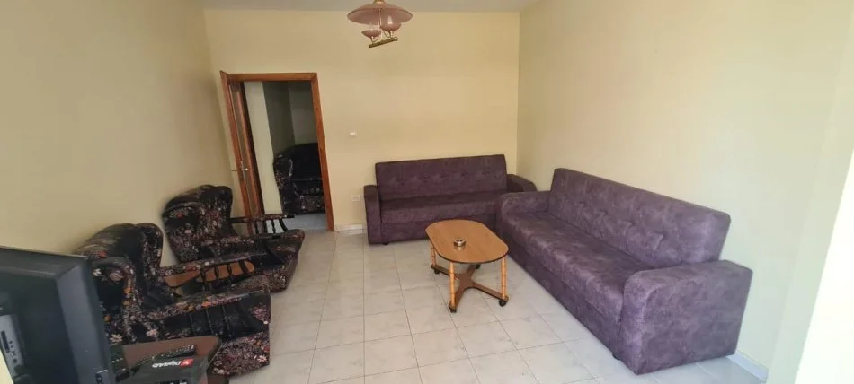 Durres, jepet me qera 2+1 Kati 4, 75 m² 500 € 
