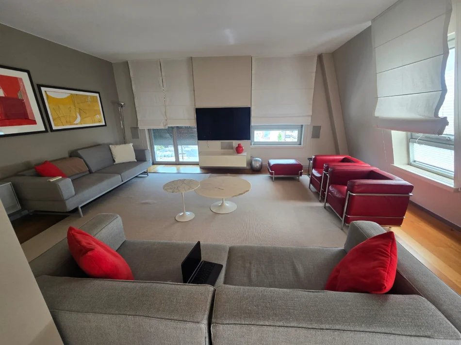 Tirane, shitet apartament 2+1 , 175 m² (bllok)