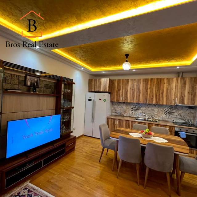 Tirane, jepet me qera Vile 1.000 m² 400 Euro (Pallati Brigadave,Fshati Sos)
