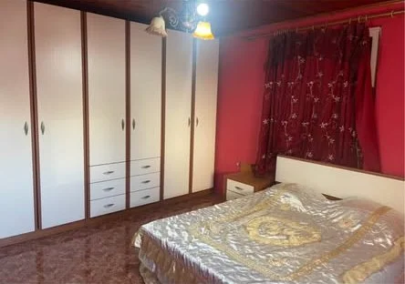 Tirane, jepet me qera Vile 2+1+Ballkon Kati 3, 115 m² 500 € (rruga xhanfize keko)