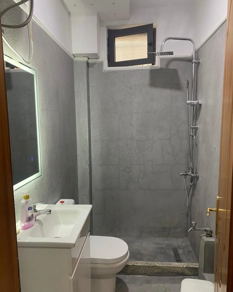 Tirane, jepet me qera zyre Kati 1, 30 m² 370 € (Myslym Shyri te Karburant Kastrati)