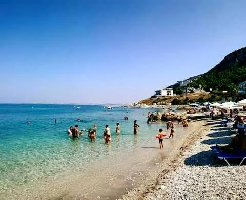 Vlore, shitet garsonier 1+1 , 38 m² 90.000 € (Plazhi Jonufres)