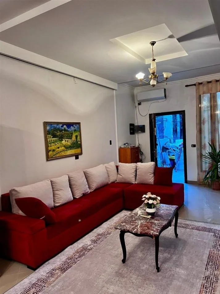 Tirane, jepet me qera apartament 2+1+Ballkon Kati 2, 90 m² 500 € (Selite ,50m nga shkolla marin barleti)