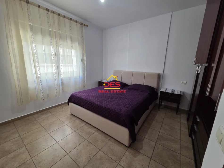 Vlore - Lungomare, jepet me qera apartament 2+1+Ballkon Kati 1, 90 m² 480 € (Lungomare)