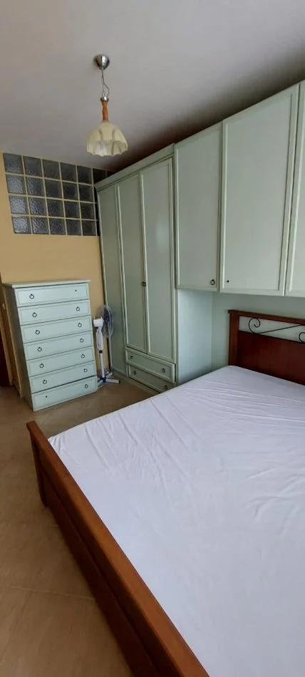 Durres, jepet me qera apartament 2+1 Kati 5, 350 € (Iliria)