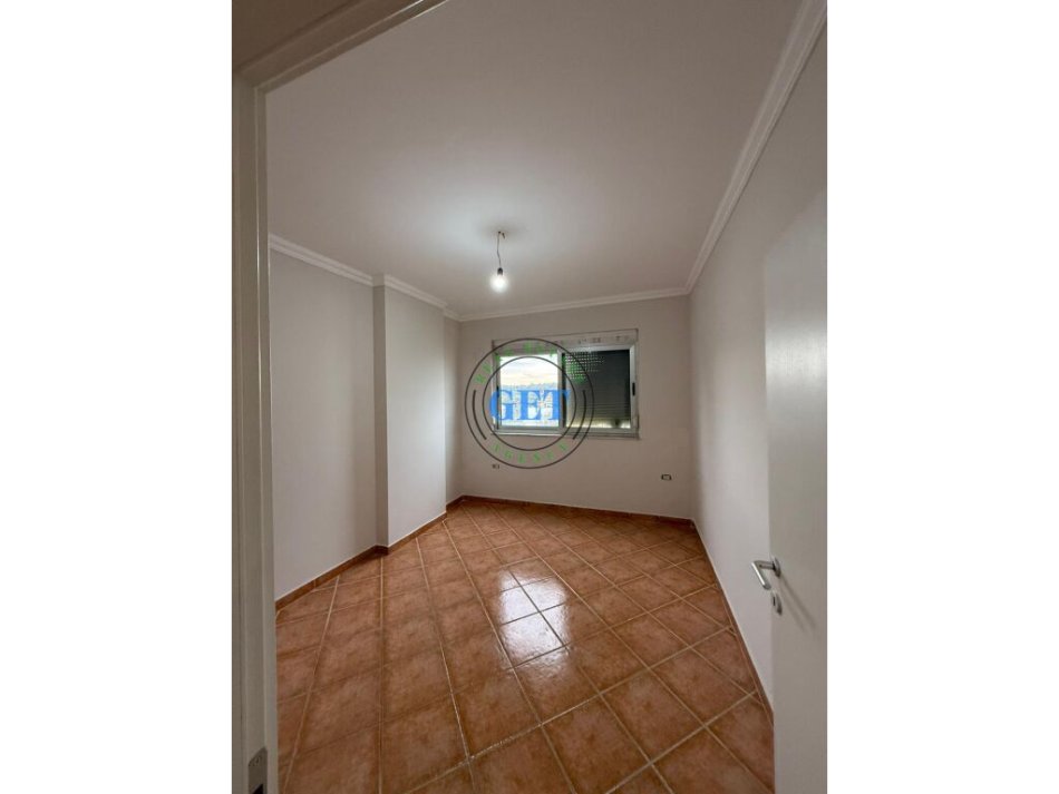 Durres, shitet apartament 1+1 Kati 4, 72 m² 71.000 € (Shkembi I Kavajes me Pamje Deti)