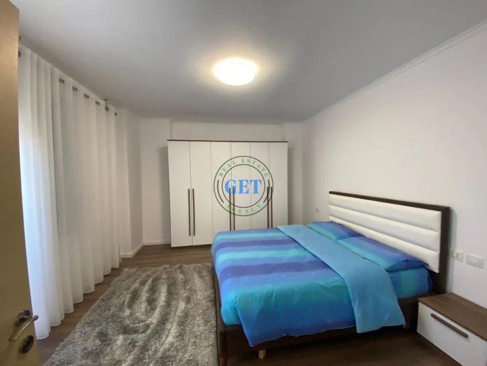 Durres, jepet me qera apartament 1+1 Kati 7, 70 m² 350 € (Shkembi i Kavajes, Durrës)