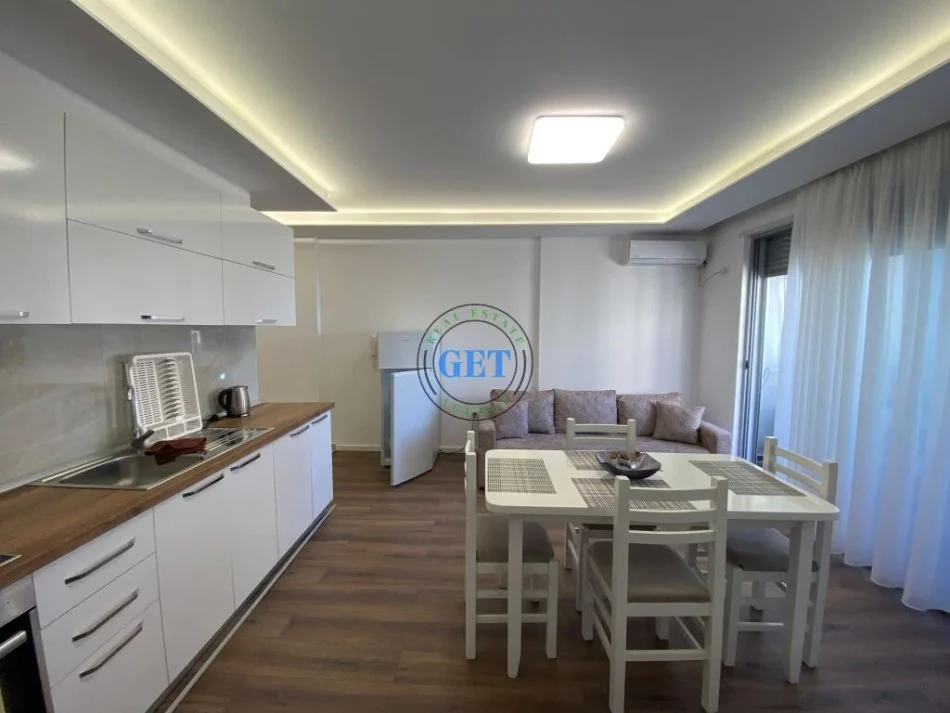 Durres, jepet me qera apartament 1+1 Kati 7, 70 m² 350 € (Shkembi i Kavajes, Durrës)