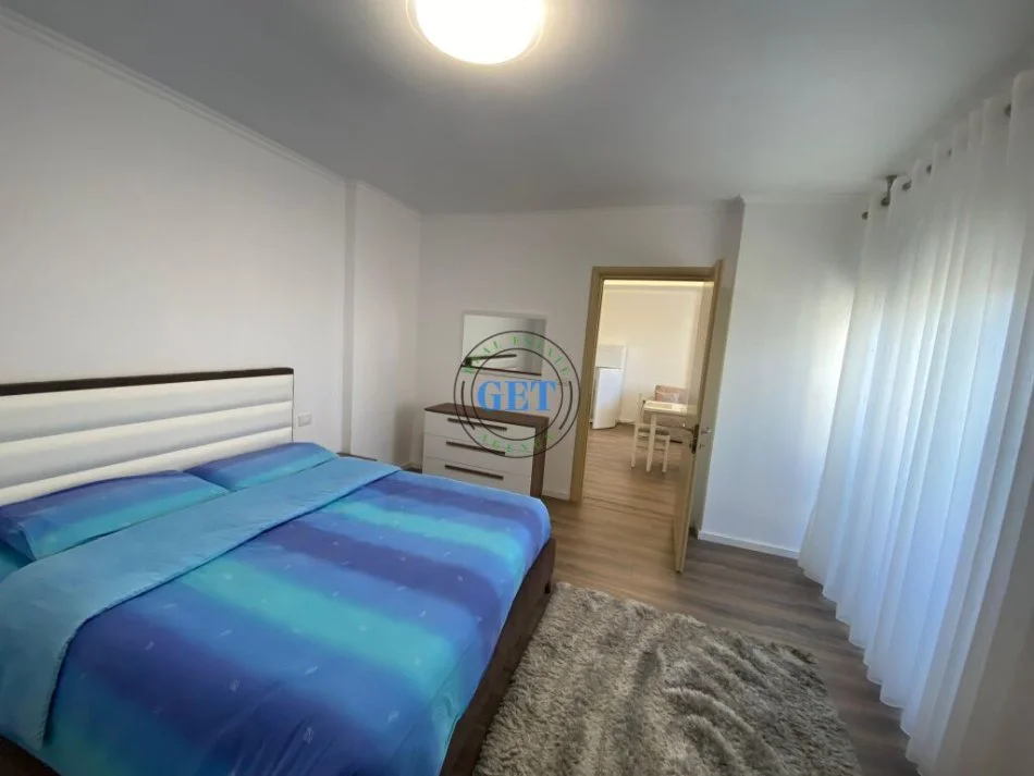 Durres, jepet me qera apartament 1+1 Kati 7, 70 m² 350 € (Shkembi i Kavajes, Durrës)