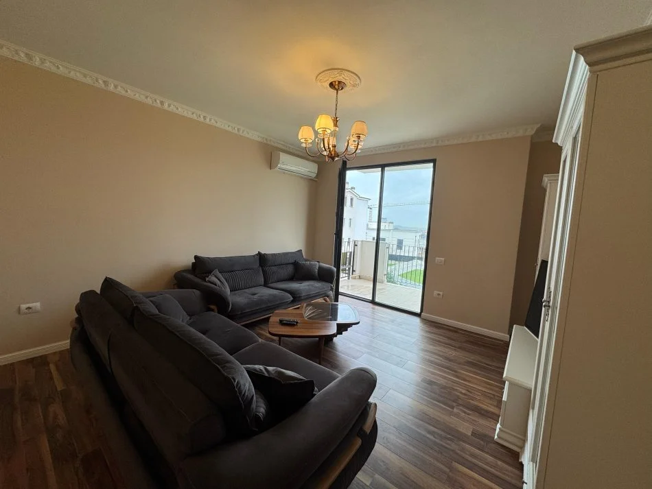 Tirane, shitet apartament 2+1+Ballkon , 124 m² (Liqeni Thate)