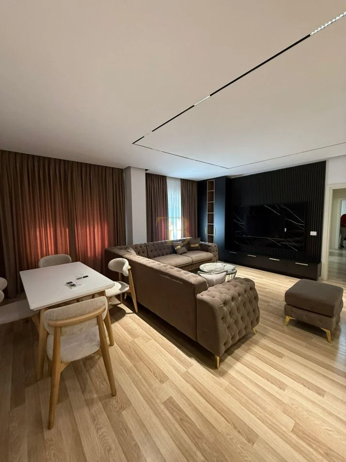 Tirane, jepet me qera apartament 1+1 Kati 4, 130 m² 1.200 € 