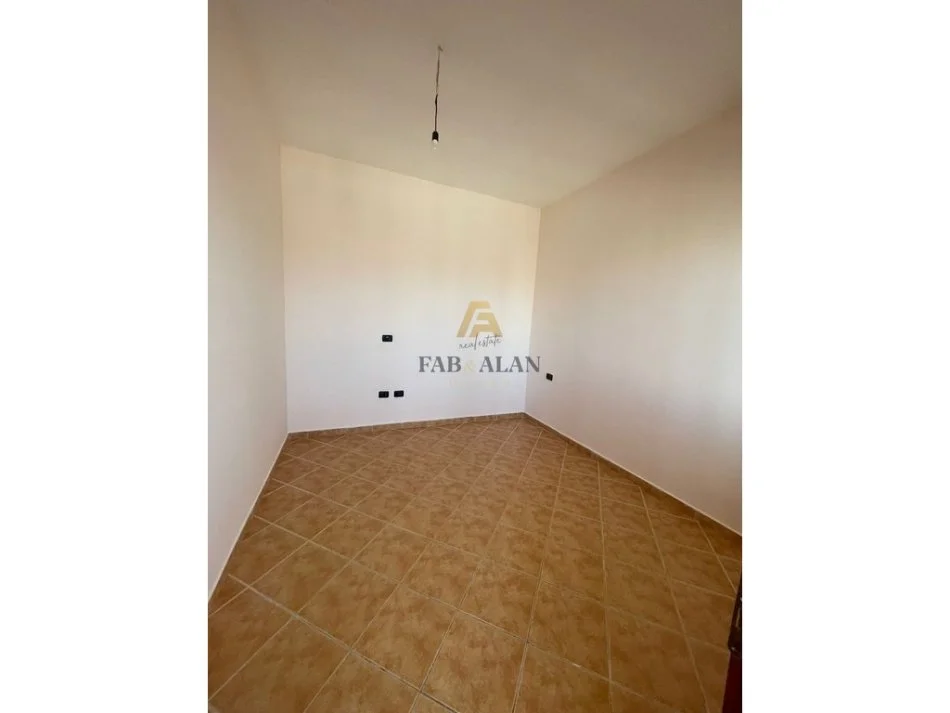 Tirane, jepet me qera apartament 2+1 Kati 7, 78 m² 350 € (Fresku, rruga e Thesarit)