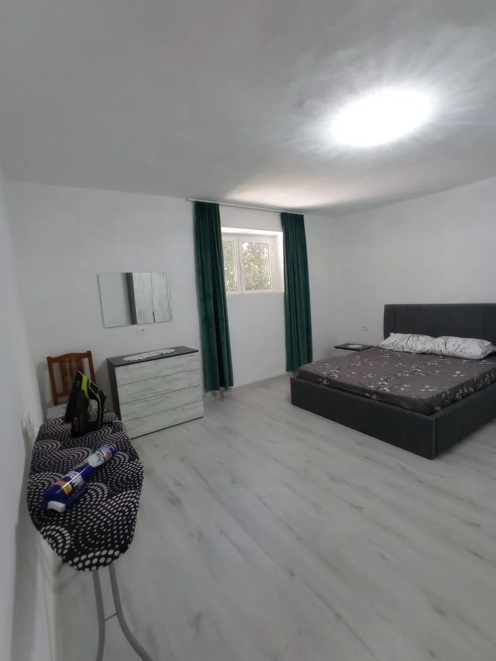 Tirane, jepet me qera apartament 2+1+Aneks+Ballkon Kati 1, 100 m² 900 € (Ibrahim Rugova)