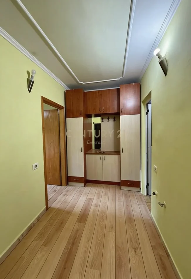 Tirane, shes apartament 1+1 Kati -2, 58 m² (Irfan Tomini)
