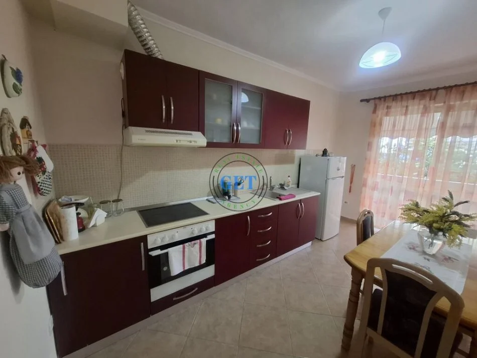 Durres, jepet me qera apartament 2+1+Aneks Kati 1, 110 m² 500 € 