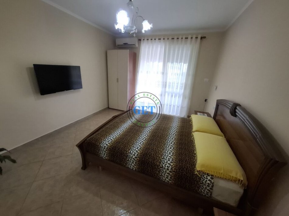 Durres, jepet me qera apartament 2+1+Ballkon Kati 1, 110 m² 500 € (Gjykata, Durres.)