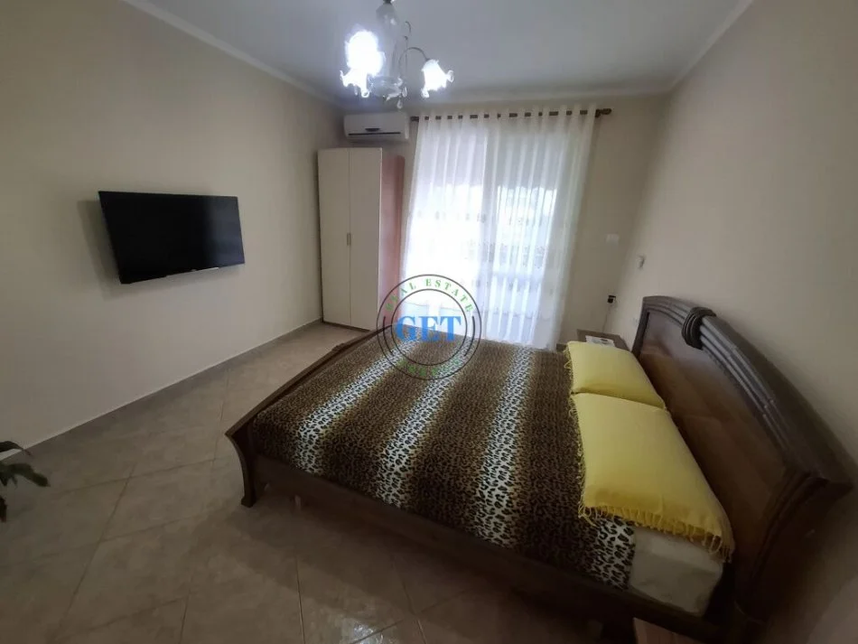 Durres, jepet me qera apartament 2+1+Ballkon Kati 1, 110 m² 500 € (Gjykata, Durres.)