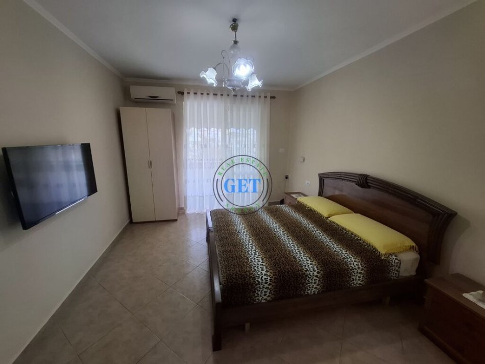 Durres, jepet me qera apartament 2+1+Ballkon Kati 1, 110 m² 500 € (Gjykata, Durres.)