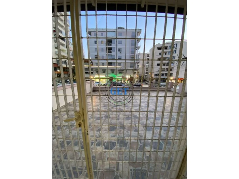 Durres, jepet me qera apartament 2+1 Kati 1, 80 m² 500 € (Vollga, Durrës)