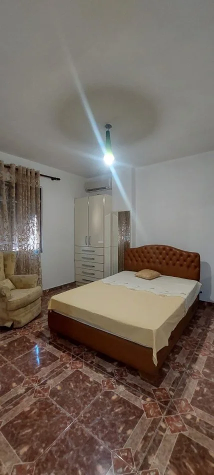 Tirane, jepet me qera apartament 3+1 Kati 4, 120 m² 650 € (Rruga 5 Maji)