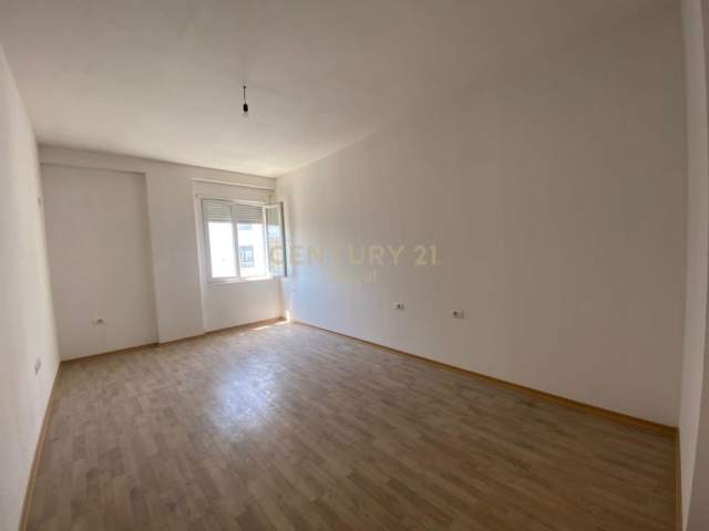 Tirane, shitet apartament 1+1+BLK Kati 6, 78 m² 90.000 Euro (kinostudio)