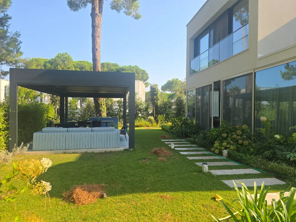 Gjiri Lalezit | Hamallaj, shitet Vile Vile 3 Katshe , 211 m² (San Pietro Residence)