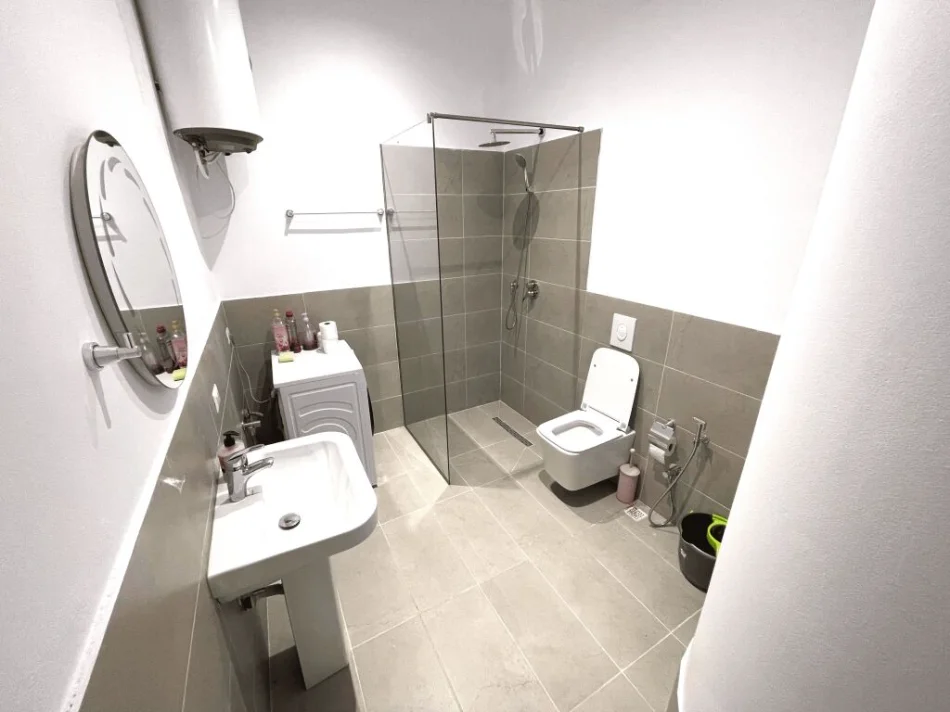 Durres, jepet me qera garsonier Kati 0, 30 m² 350 € (Rruga Taulantia)