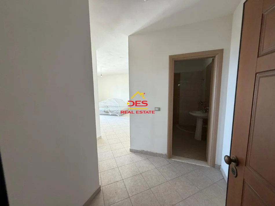 Vlore, shitet apartament 2+1+Ballkon Kati 3, 88 m² (Rruga Sazani)