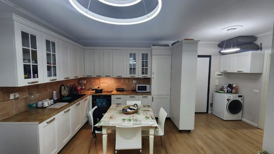 Tirane, shitet apartament 1+1 , 70 m² 135.000 € (Spitali Amerikan 3)